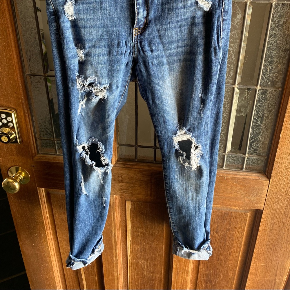 Destroyed ankle skinny
